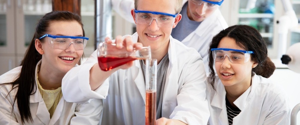 Pregatirea practica pentru elevii calificati la olimpiada nationala de chimie