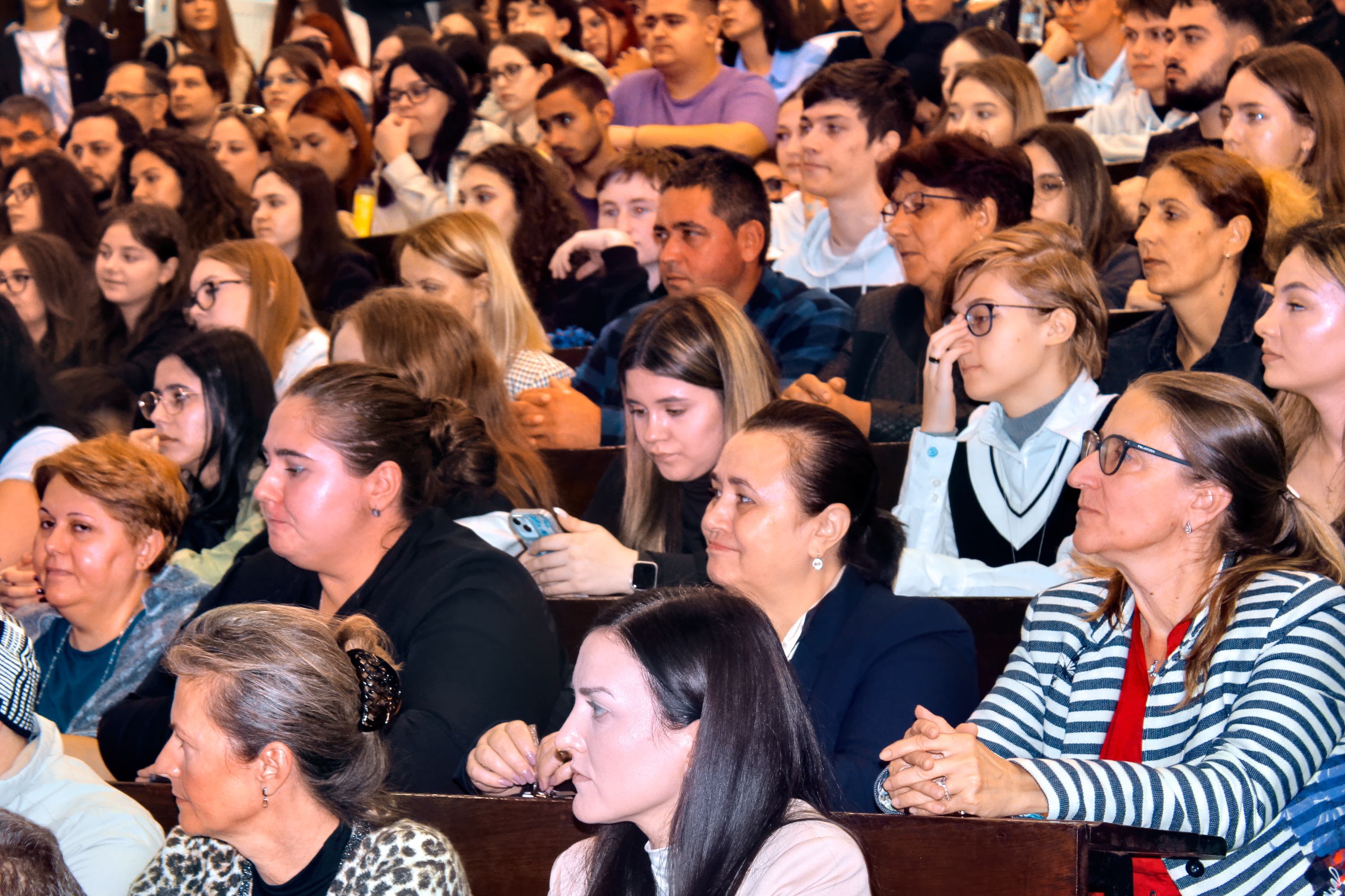 Festivitatea de deschidere a anului universitar 2024-2025 la Facultatea de Inginerie Chimică și Biotehnologii